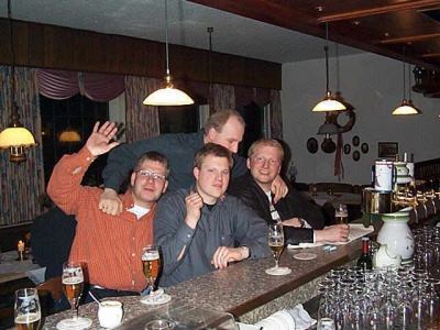 theke2.jpg (30812 Byte)