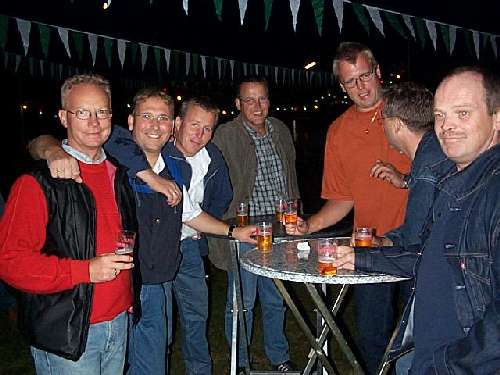7888maenner.jpg (31196 Byte)