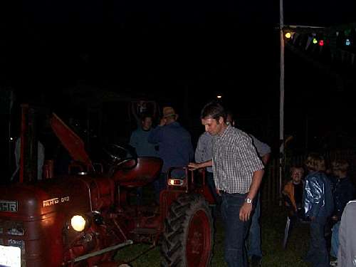 7898treck3.jpg (15418 Byte)