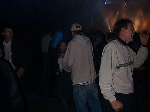 7918party4.jpg (12486 Byte)