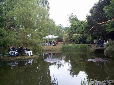 garten.jpg (34673 Byte)