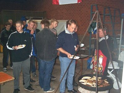 grillen.jpg (28236 Byte)